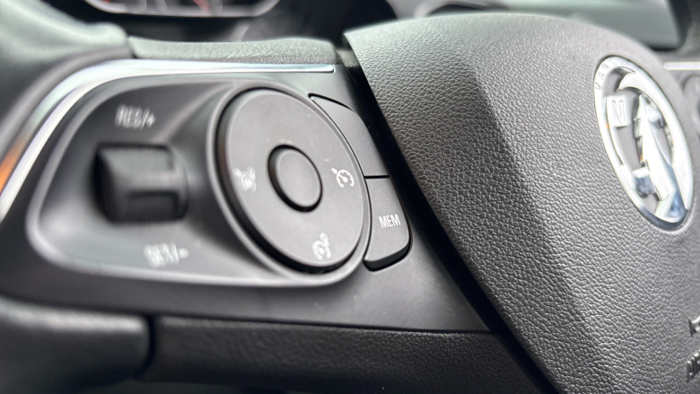 Vauxhall Crossland 1.2 Turbo Design 5dr Petrol Hatchback